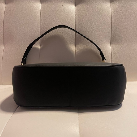 ❤️SOLD❤️Pre-Loved 2021 Coach Black Leather Bag with gold tone chain attached. - Picture 8 of 12